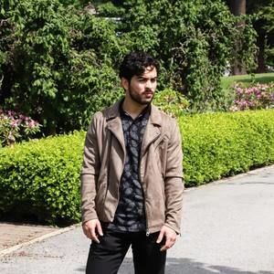 Meet your Posher, Akbar